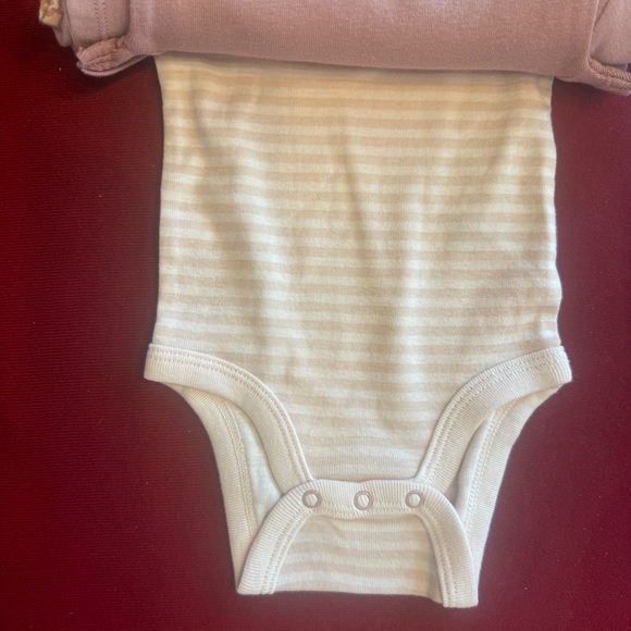 Lot of Various Sizes NWT Girl's Baby Clothes Onesies, Overalls, and Shorts - Picture 15 of 16